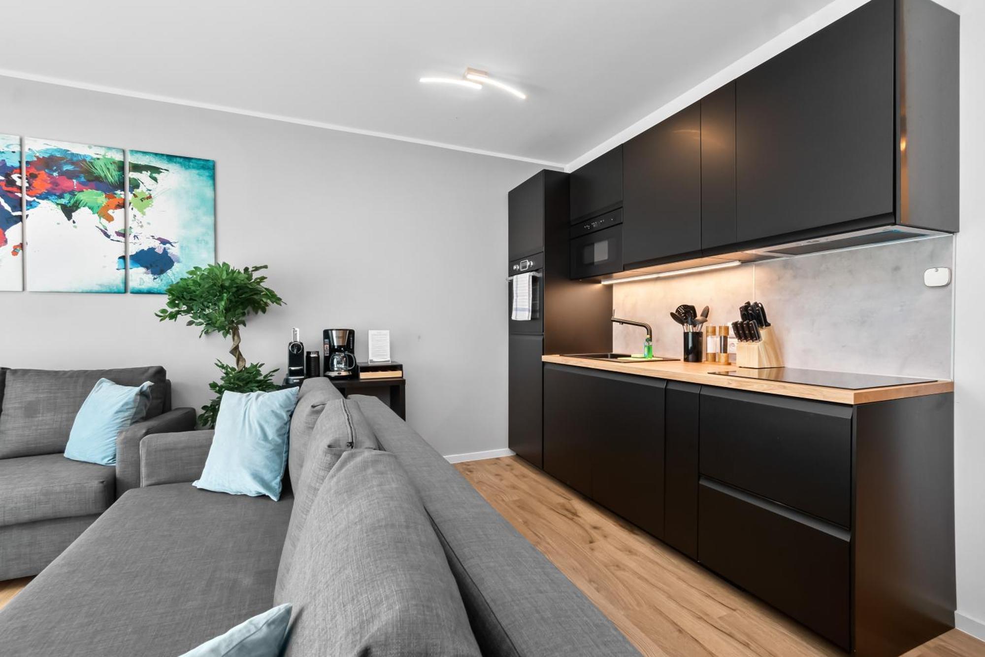 דירות שקאודיטז Design Luxus, Vollausstattung, Neubau, 30Min Hbf Leipzig 8, Naehe Flughfaen, Bmw, Dhl, Amazon מראה חיצוני תמונה